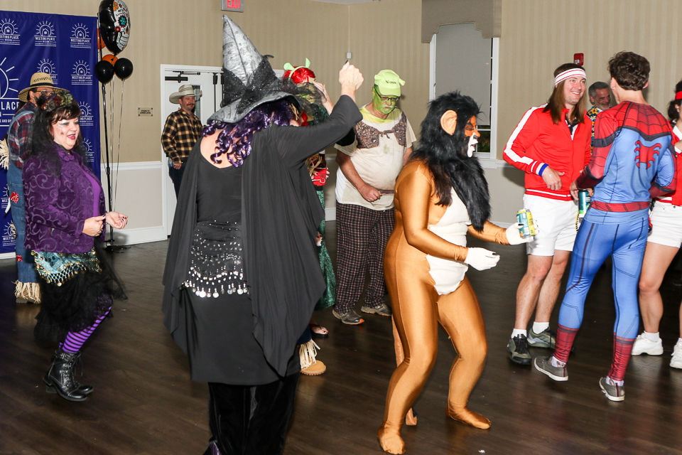 Meeting Place Mission Halloween Party_Morganton Community House 2019-9198.JPG